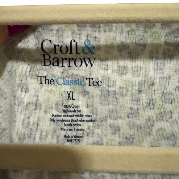 Croft & Barrow - The Classic Tee - V-Neck Green / Blue Print - Size XL - Picture 4 of 4